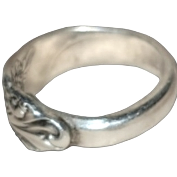 Vintage Hand Tooled Spoon Ring - Picture 2 of 6